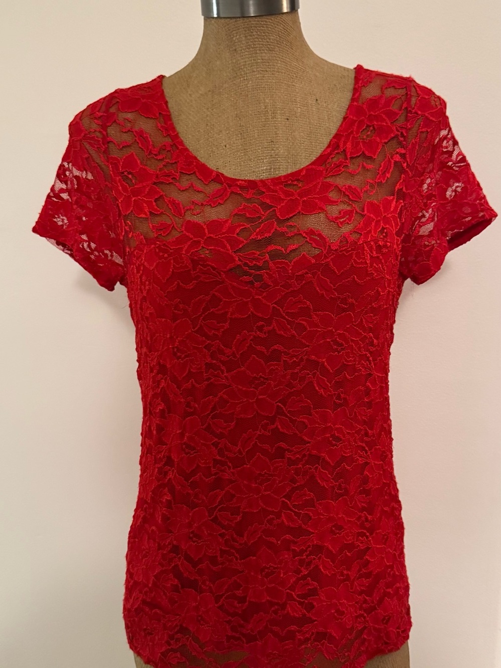 Women's Red Lace Short Sleeve Scoop Neck Blouse